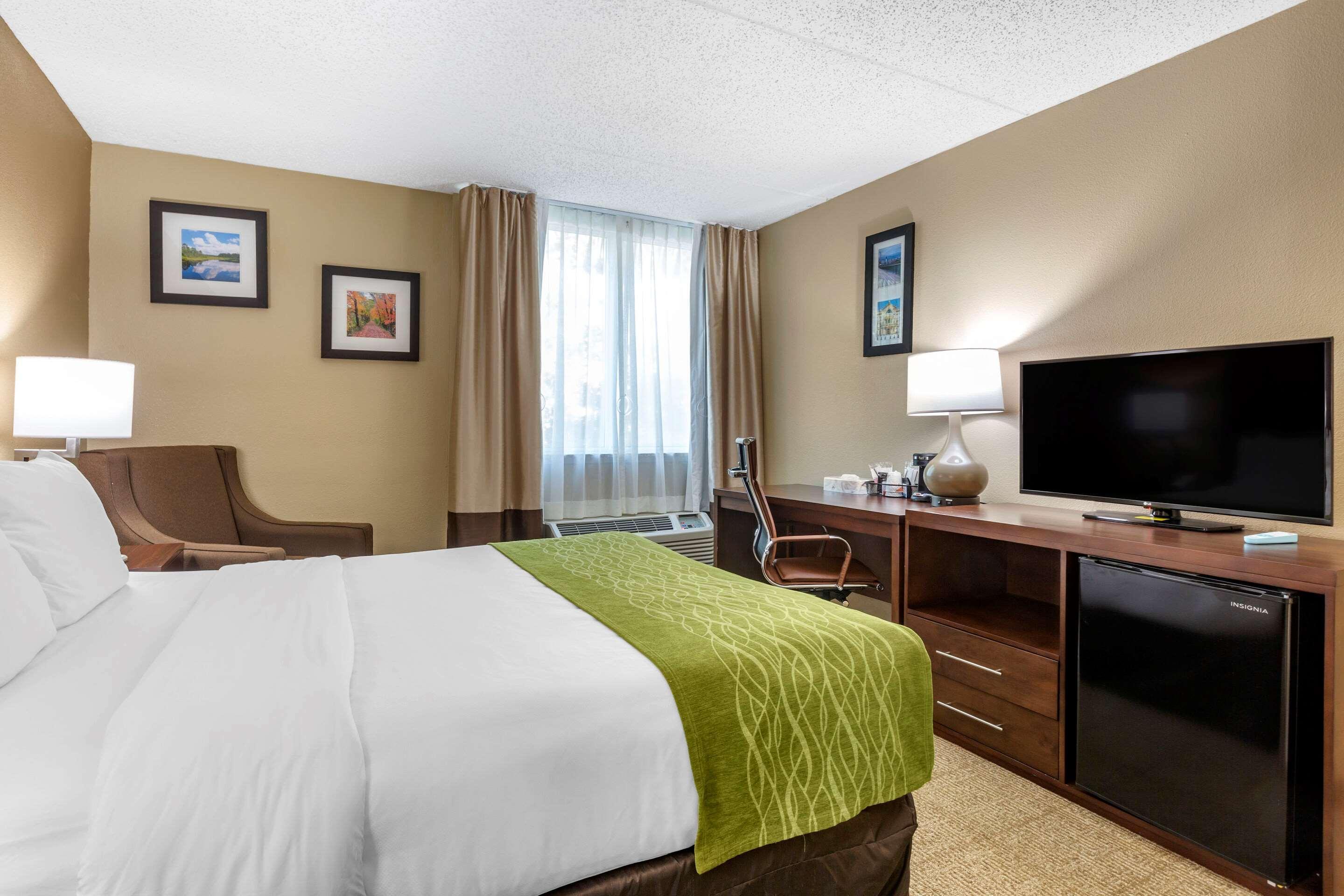 Comfort Inn Edison - New Brunswick Extérieur photo